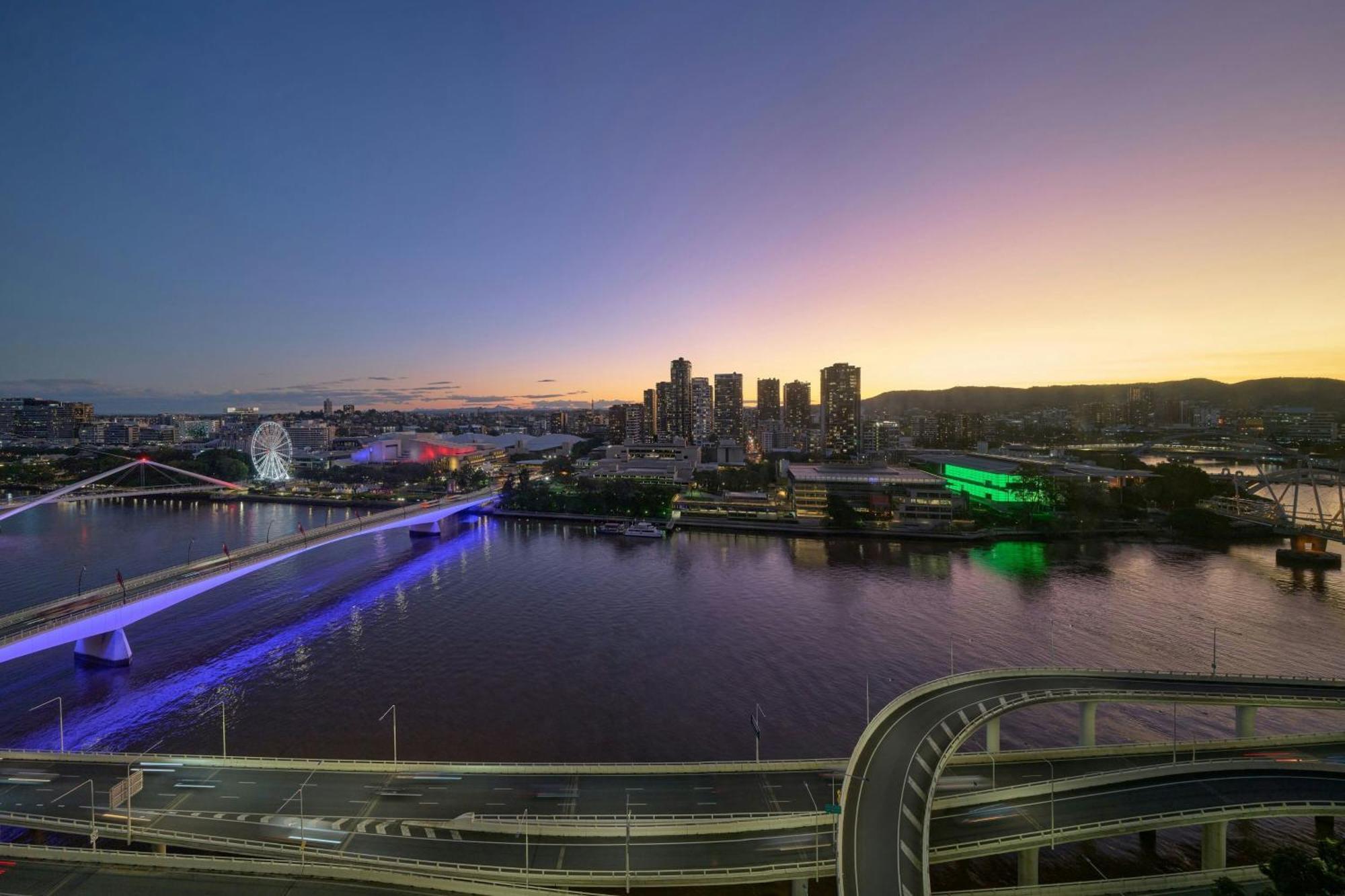 W Brisbane Hotel Екстериор снимка